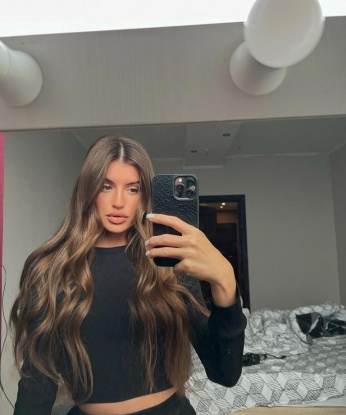 У меня множество опытов, которые я готова реализовать с вами. 💋 Мои услуги наполнены чувственностью и энергией, и я готова подарить вам незабываемые моменты наедине. 🌹 Я обладаю искрометным чувством юмора, а также умею слушать и быть внимательной собеседницей. А главное - я умею слушать и удовлетворять ваши желания. 😘 Живу в самом сердце Москвы, где нас ждет комфортное и уютное место для наших встреч. На моих фото вы можете видеть мою настоящую красоту и сексуальность. 📸 Жду вас, чтобы воплотить в жизнь наши самые горячие фантазии! 😉💦 Снежана